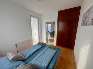 B73 Apartment