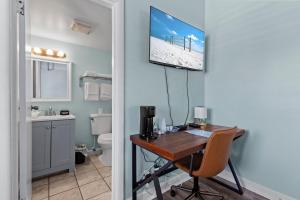 Oceanfront Inn Room #15- Inlet View- King Bed