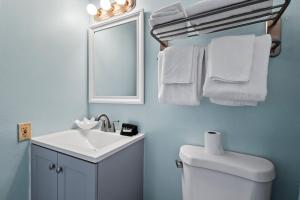 Oceanfront Inn Room #15- Inlet View- King Bed