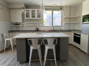 Cozy Flat-Beautiful Kitchen and Excelent Location