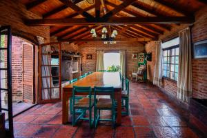 CLARA EN EL CERRO casa