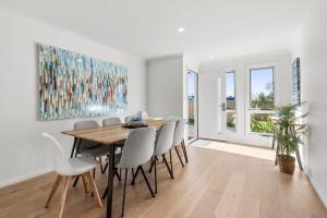Bamboo Hideaway - 4 Mins Walk to the Beach