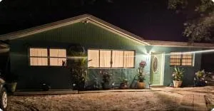 Riverside Cottage in the City Woods - فورت مايرز الشمالية