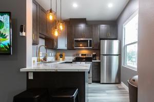 Restaurants-fast-wifi-ac-park-professionals