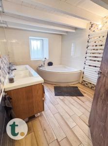 Maisons de vacances Tranquiloue - Maison spacieuse a 8min du PuyduFou : photos des chambres