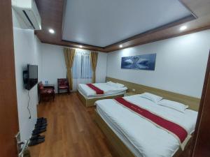 Nhà hàng, nhà nghỉ Hoàng Huy