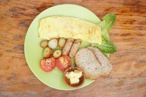 Pool and Garden View Family Room in Kaba-Kaba