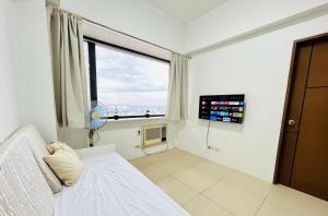 Budget Twin-1Bedroom at Ace Suites