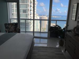 Sun&Sea IconBrickell Unit