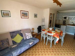 Spacieux T3, 6 Pers. avec Terrasse et Parking entre Plage et Port - FR-1-798-16