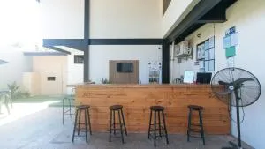 Mahayahay Lodge and Restaurant - Agus