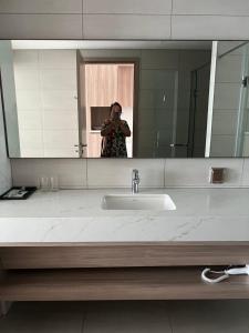 Căn hộ KS nhìn ra Vịnh Hạ Long