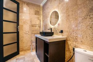 Central Cozy Villa 3BR 5min walk to shops, beach