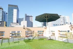 Three Bedrooms, Three Bathrooms & Shared Roodtop Terrace(4th and 5th floor)