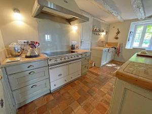 Maisons de vacances Maison perigourdine avec grande piscine pour 4 personnes - FR-1-824-11 : photos des chambres