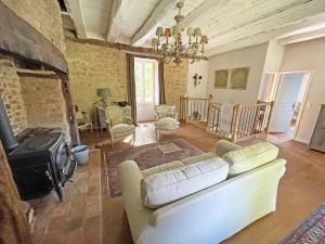 Maisons de vacances Maison perigourdine avec grande piscine pour 4 personnes - FR-1-824-11 : photos des chambres