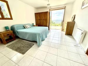 Maisons de vacances Maison plain-pied avec piscine privee au coeur du Perigord - FR-1-824-18 : photos des chambres