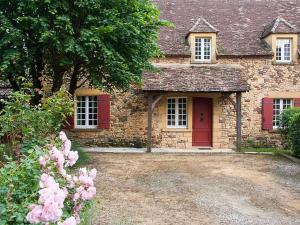 Maisons de vacances Charmante maison en pierre avec piscine privee, 8 personnes, proche des Bastides - FR-1-824-19 : photos des chambres