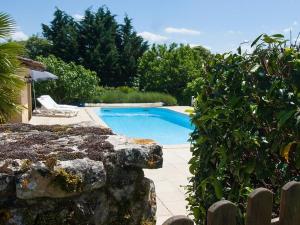 Maisons de vacances Charmante maison en pierre avec piscine privee, 8 personnes, proche des Bastides - FR-1-824-19 : photos des chambres