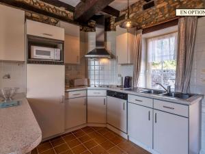 Maisons de vacances Authentique Propriete Perigourdine pour 18 Pers. avec Piscine Chauffee - FR-1-824-13 : Maison de Vacances
