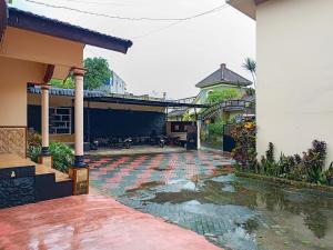 RedDoorz at Dewa Breeze Inn Near Paralayang