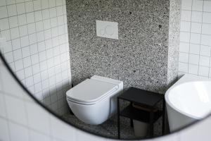 Celý apartmán v rodinném domě s vanou a krbem