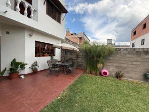 Caseros House - Guest House