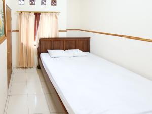 RedDoorz at Dewa Breeze Inn Near Paralayang