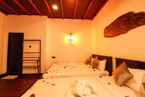 Friendly Hills Hotel