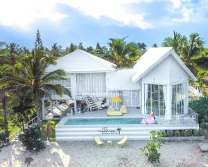 Coastal Calm Beachfront PoolVilla