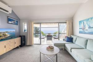 A Yachtsman Rest, 3-37 Victoria Pde - stunning unit with stunning views