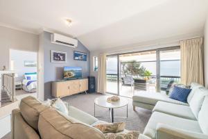 A Yachtsman Rest, 3-37 Victoria Pde - stunning unit with stunning views