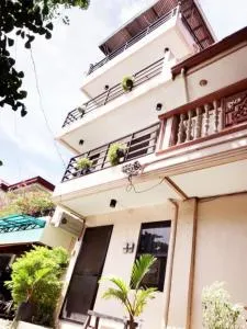 Sinoben Apartments by RedDoorz - Cabugao Norte