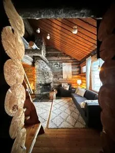 Luosto Jylhäkelo - a cozy loghouse in the heart of Lapland - 洛斯托