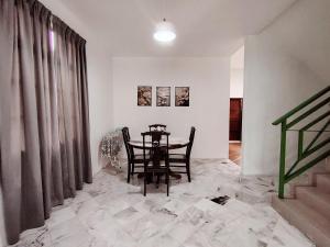 Pearl Villa 5 Bedroom Unit 17