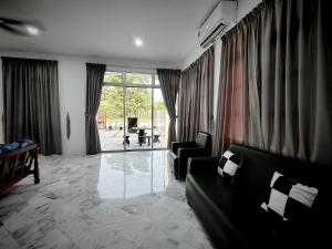 Pearl Villa 5 Bedroom Unit 17