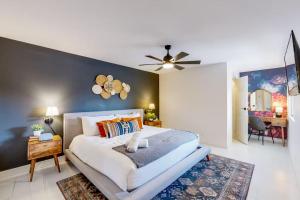 Renovated Condo With Pool, Spa, & Gym Access