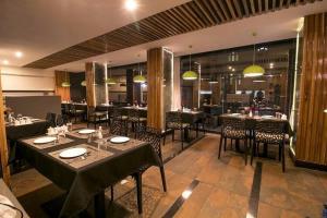 The Regal Hotel & Lounge