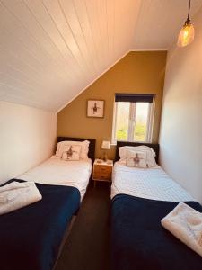 Cotswolds Lakeside Lodge - Nesbitts Nest