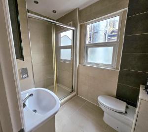 Elegant Spacious Studio Apartment in London