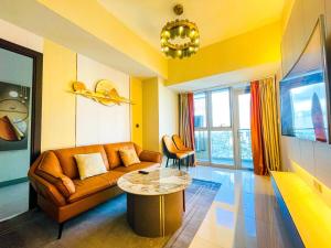 Luxury 2BR Penthouse Across Uptown BGC I Modern