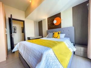 Luxury 2BR Penthouse Across Uptown BGC I Modern