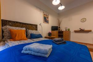 a quiet studio in the heart of the city