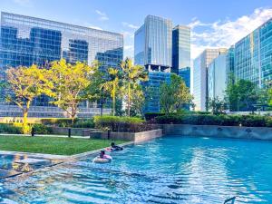 Ultra-Luxury 3BR Penthouse in Uptown BGC