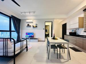 15 min airport to apartment 3br 10pax