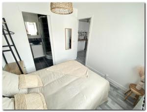 Executive apartment w free parking and WiFi