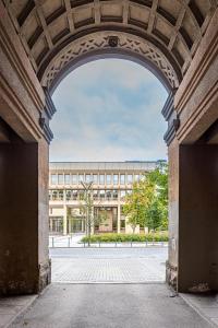 City Center apartment, 8