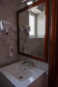 Triple Room room in Hotel Bristol