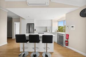 Stylish 2-Bed Camperdown Apartment with Balcony