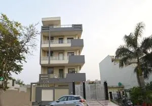 Hotel the vertigo by boom rooms - Noida